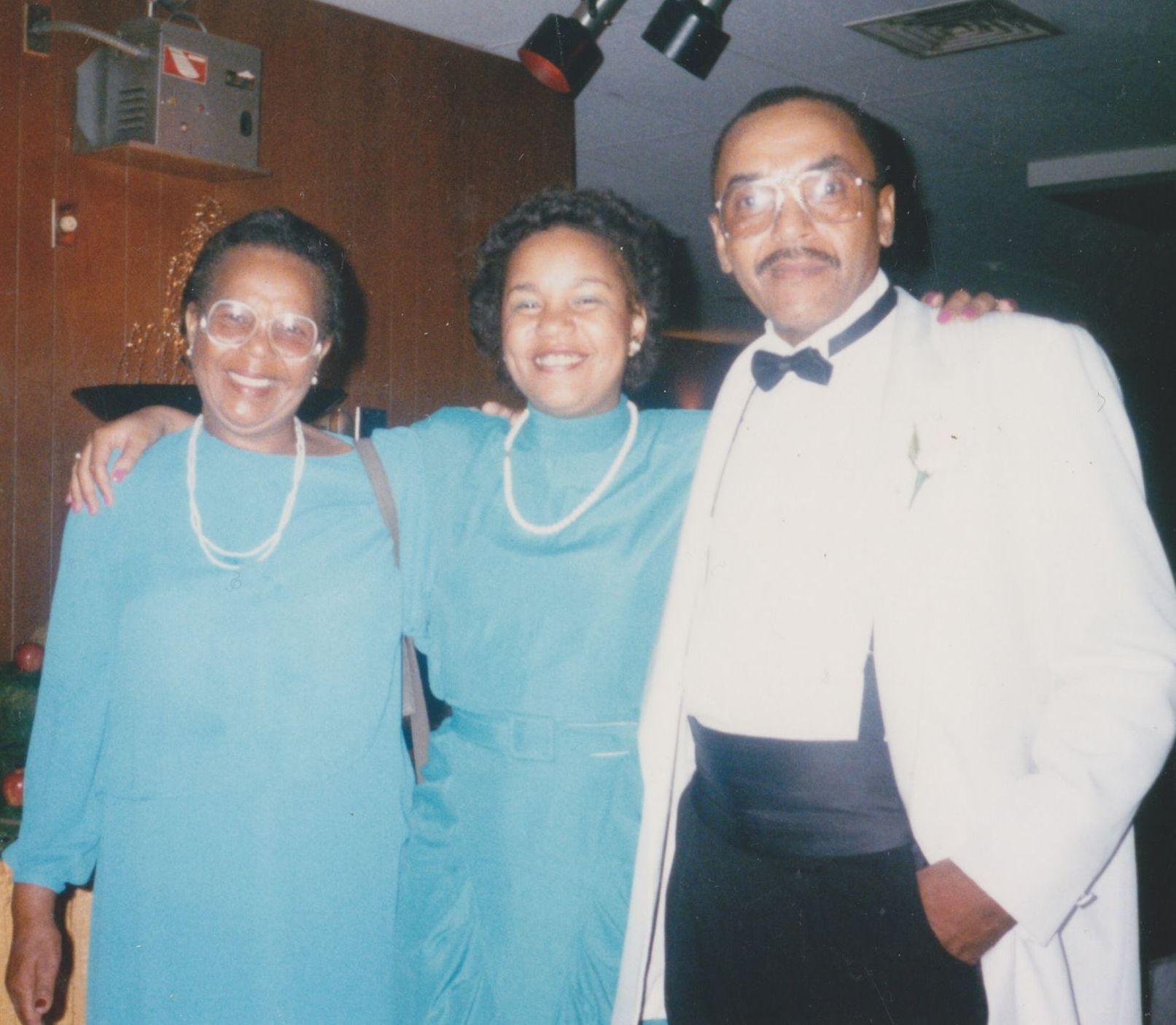 Aunt Doris Lane, Joyce, Uncle MEMORIAL-100000007